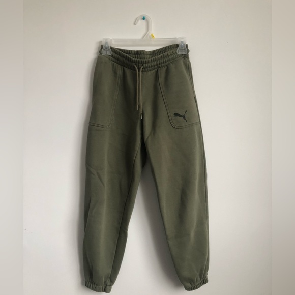 Puma Women's Jogger - Picture 2 of 3